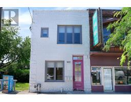 1995 DUNDAS STREET W