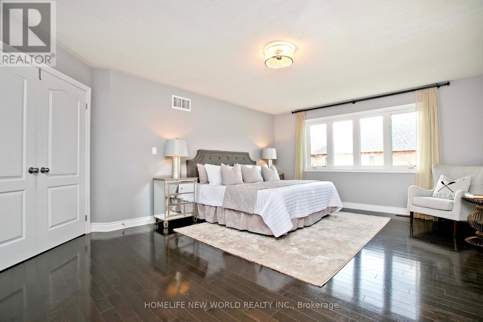 1015 Ralston Crescent, Newmarket, Ontario L3X 3H8 - Photo 11 - N12526984