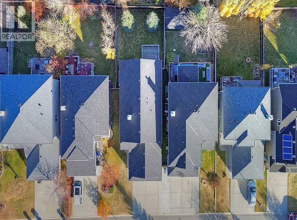 40 Bridlewood Gardens Sw, Calgary, Alberta  T2Y 3X3 - Photo 5 - A2269509