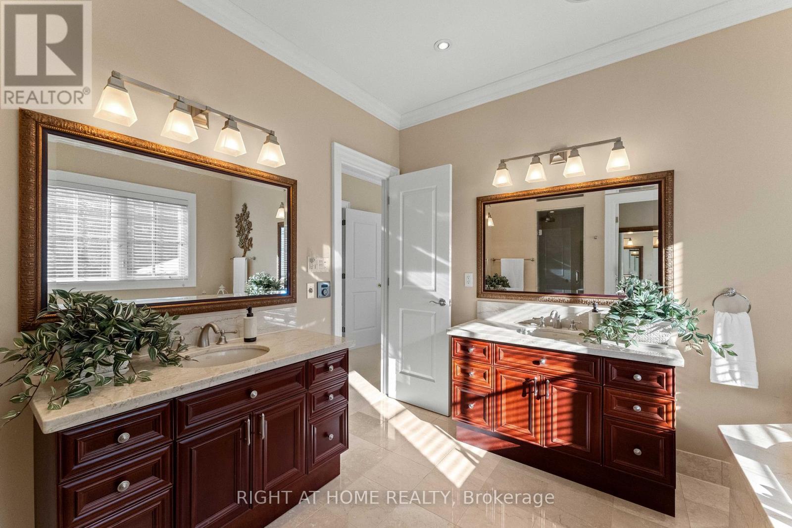 65 Kingswood Drive, King, Ontario  L7B 1K8 - Photo 26 - N12557372