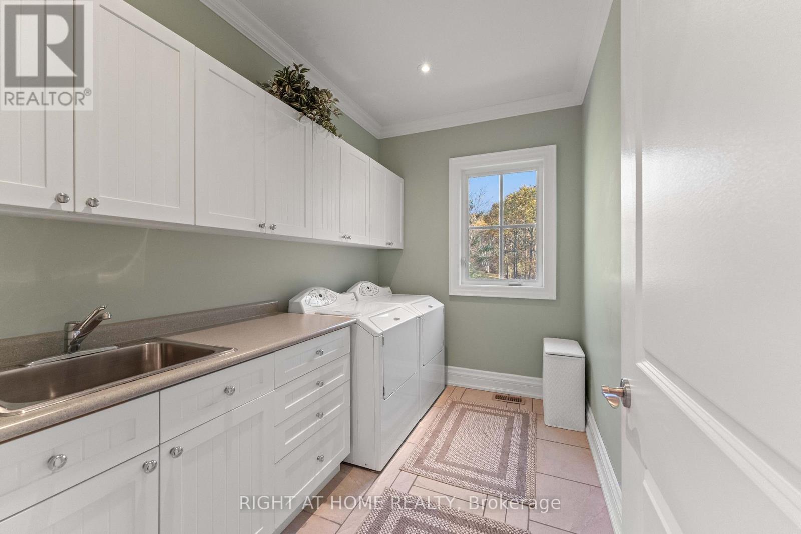 65 Kingswood Drive, King, Ontario  L7B 1K8 - Photo 31 - N12557372