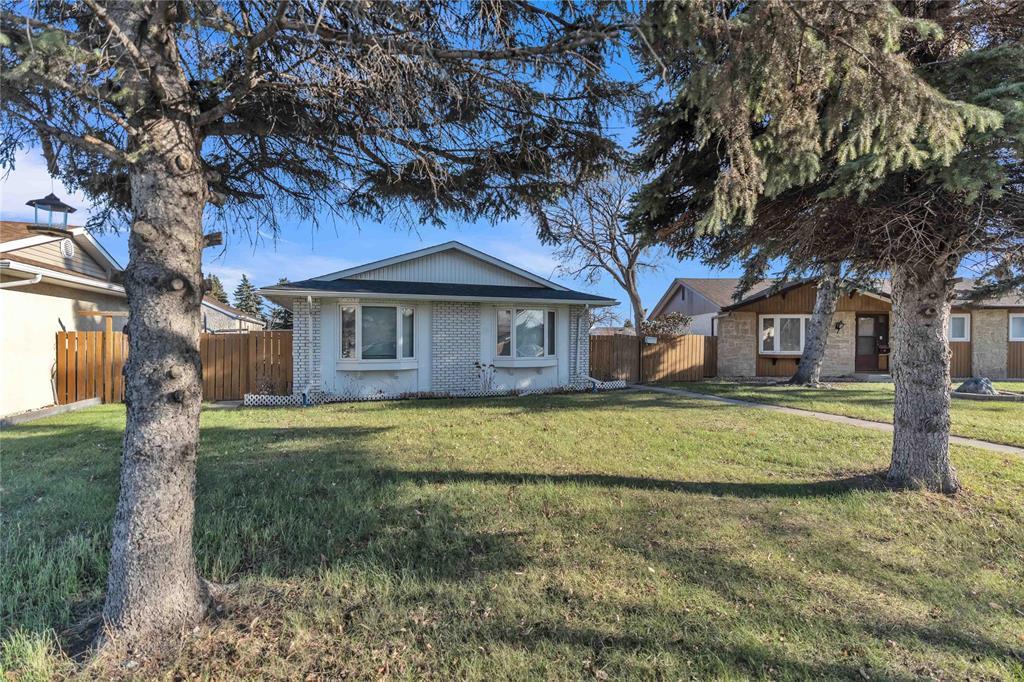 58 Muska Bay, Winnipeg, Manitoba  R2R 0V4 - Photo 0 - 202528673