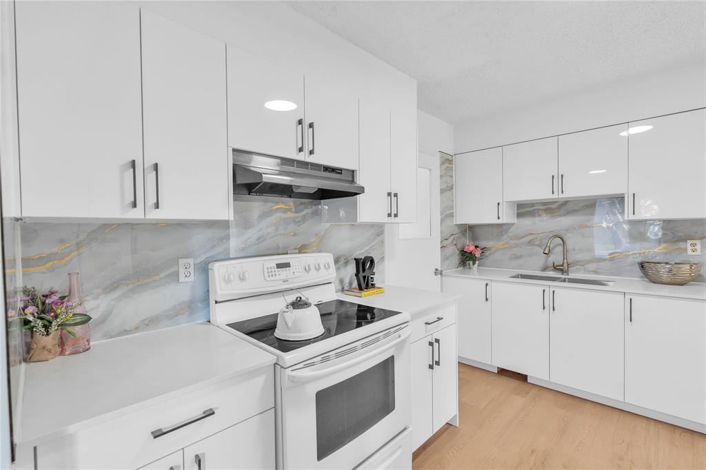 58 Muska Bay, Winnipeg, Manitoba  R2R 0V4 - Photo 6 - 202528673