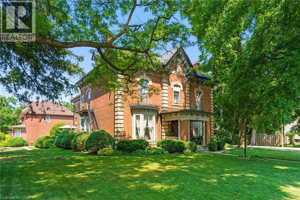 275 CUMBERLAND Avenue, Hamilton, Ontario