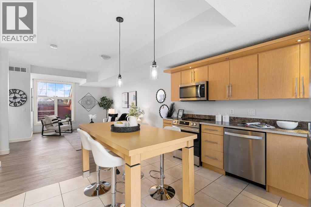 772 73 Street Sw, Calgary, Alberta  T3H 5V9 - Photo 11 - A2260970