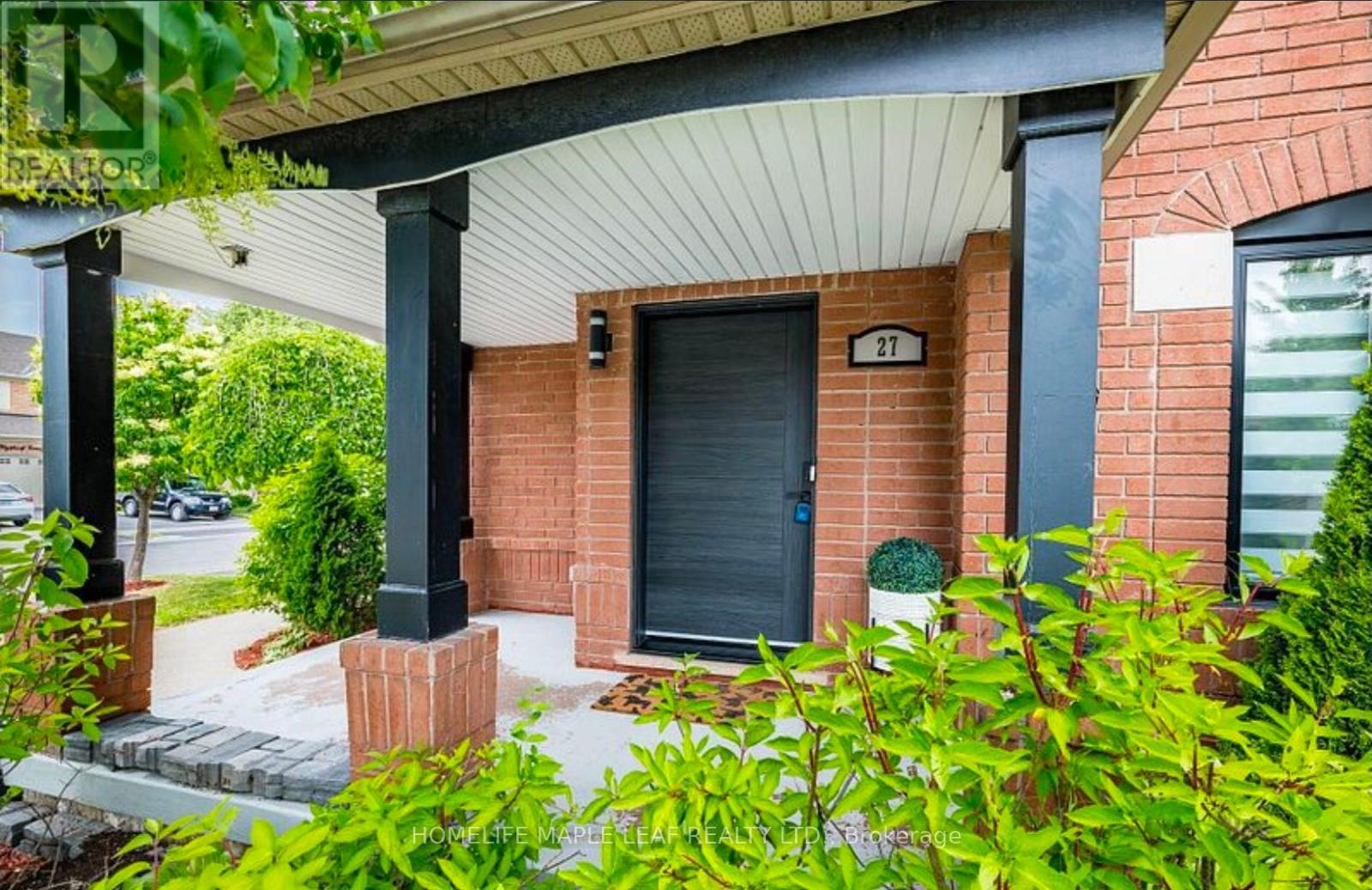 27 Vista Green Crescent, Brampton, Ontario  L7A 2S4 - Photo 5 - W12557376