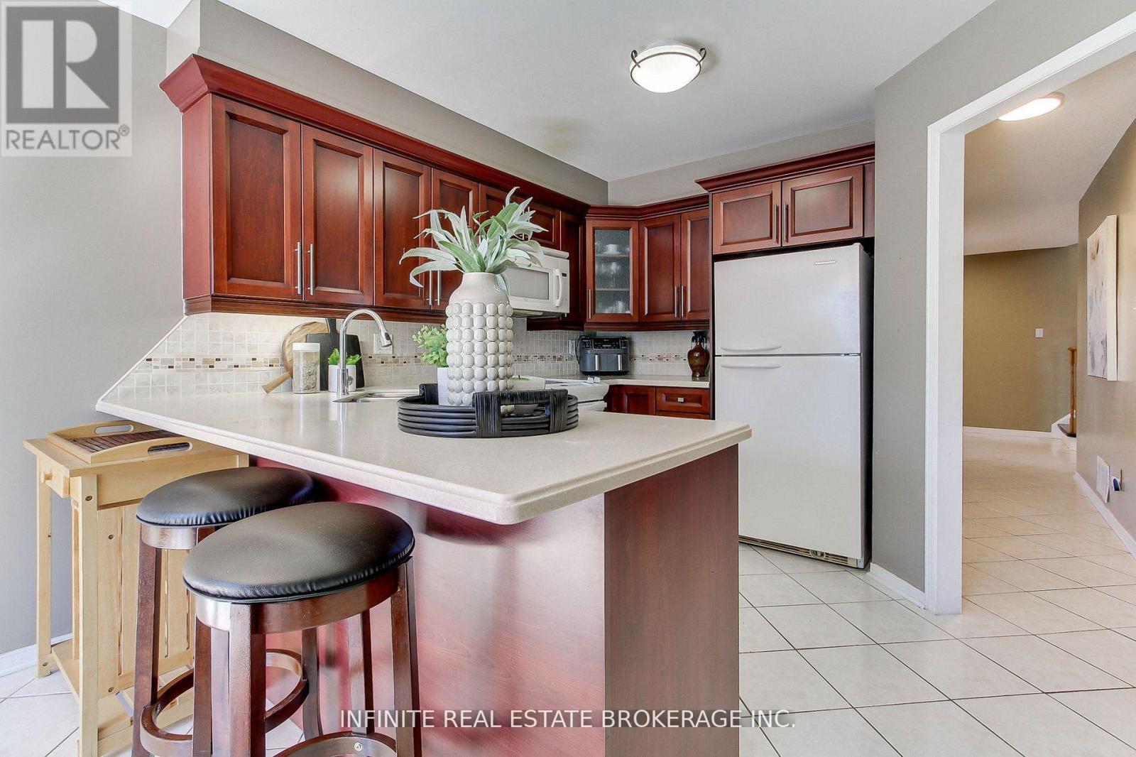 70 Sable Crescent, Whitby, Ontario  L1R 1Y6 - Photo 11 - E12557380