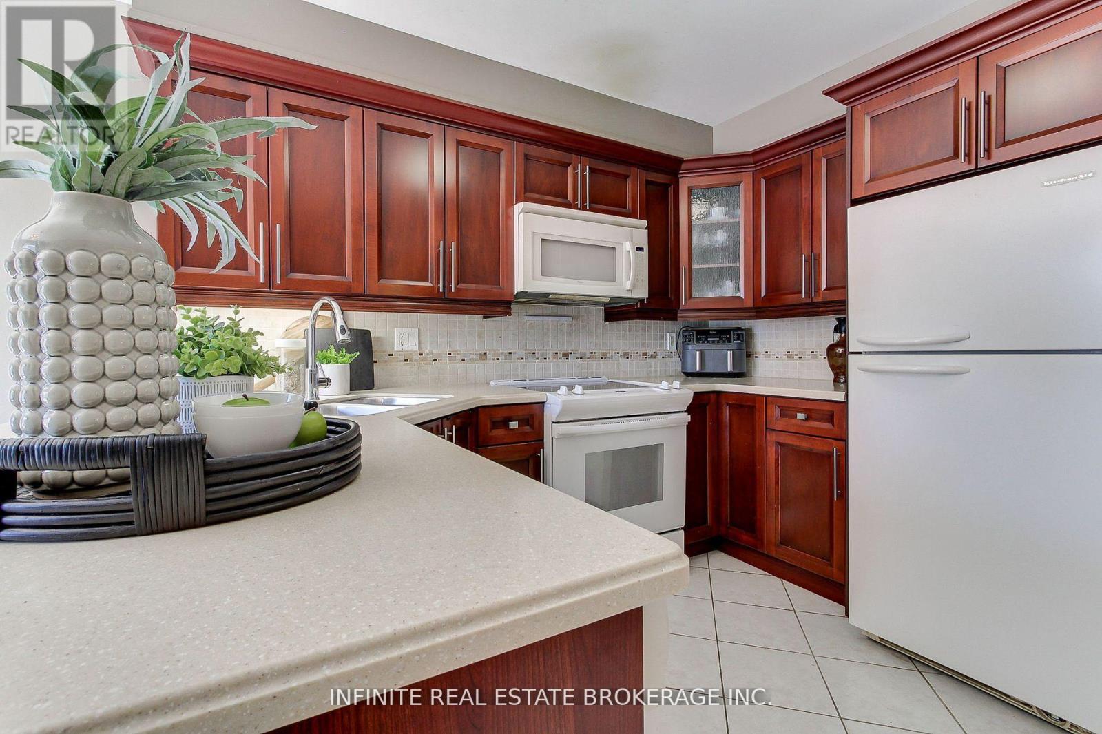 70 Sable Crescent, Whitby, Ontario  L1R 1Y6 - Photo 12 - E12557380