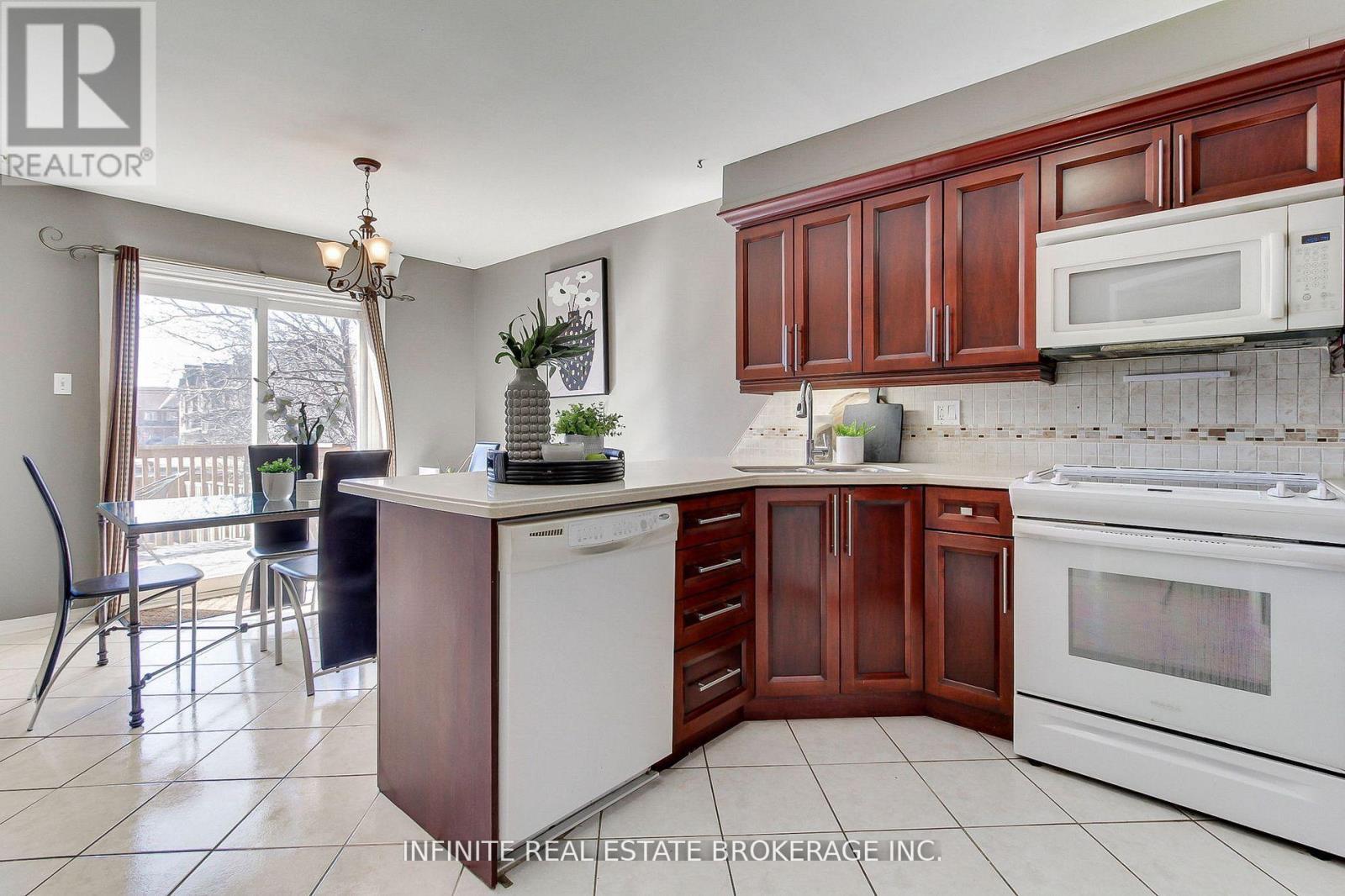 70 Sable Crescent, Whitby, Ontario  L1R 1Y6 - Photo 13 - E12557380