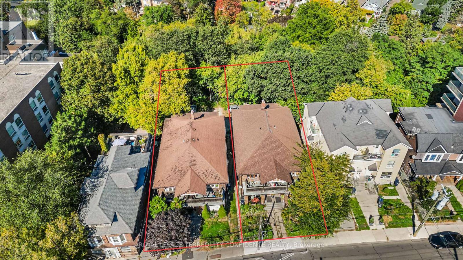 558-562 KINGSTON ROAD, Toronto, Ontario