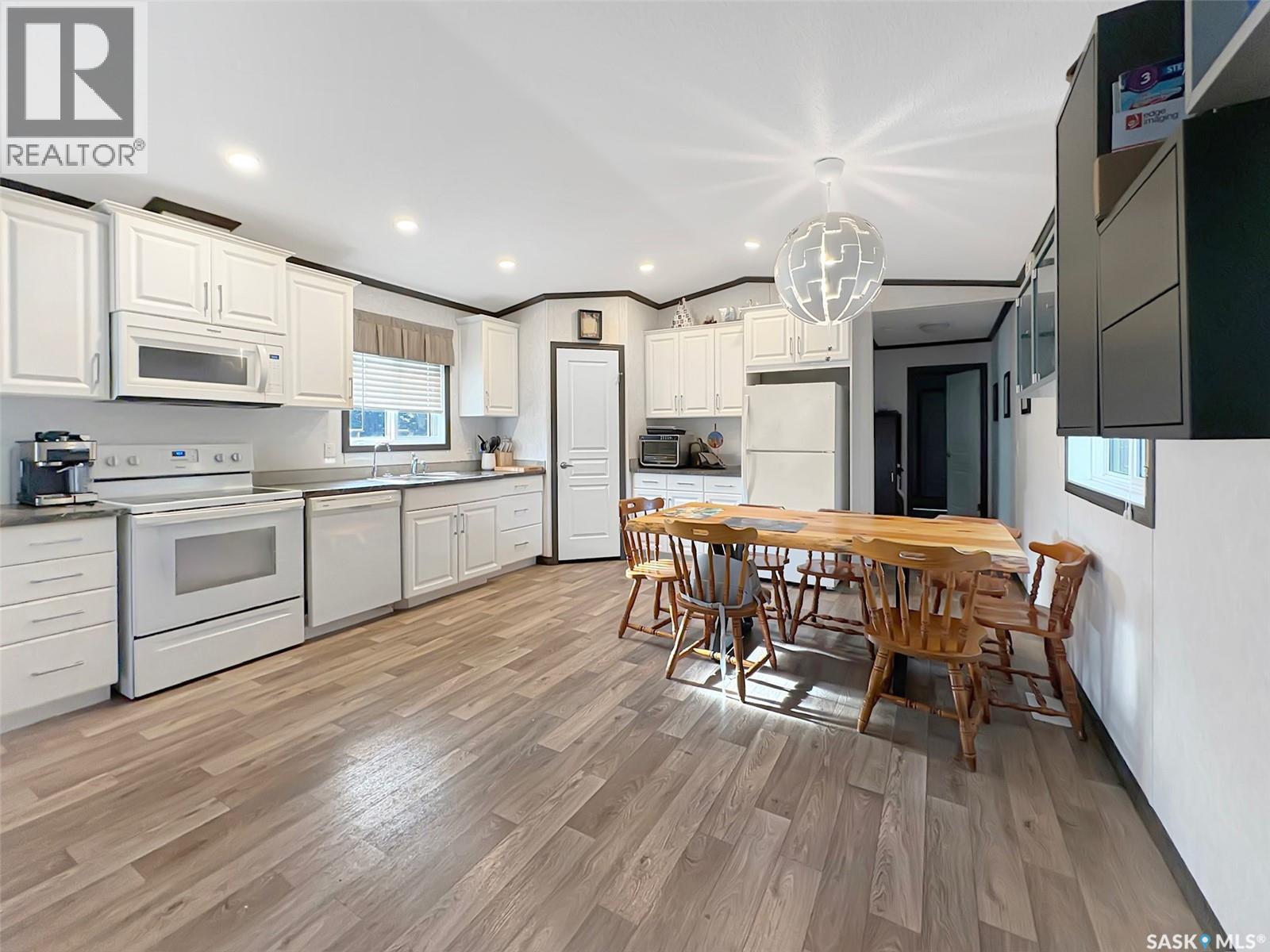 210 Gloucester Street, Neville, Saskatchewan  S0N 1T0 - Photo 6 - SK024301