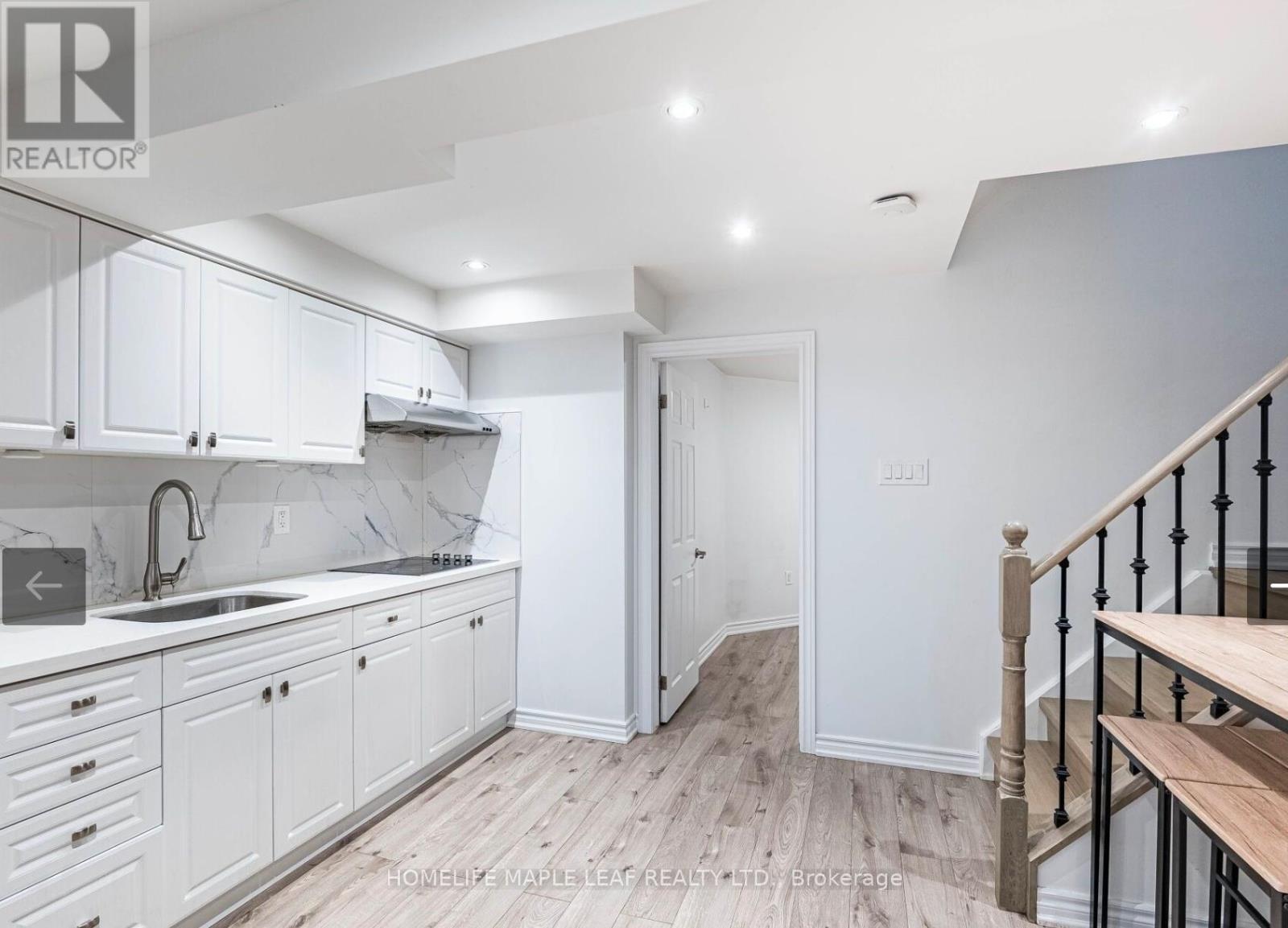 27 Vista Green Crescent, Brampton, Ontario  L7A 2S4 - Photo 33 - W12557376