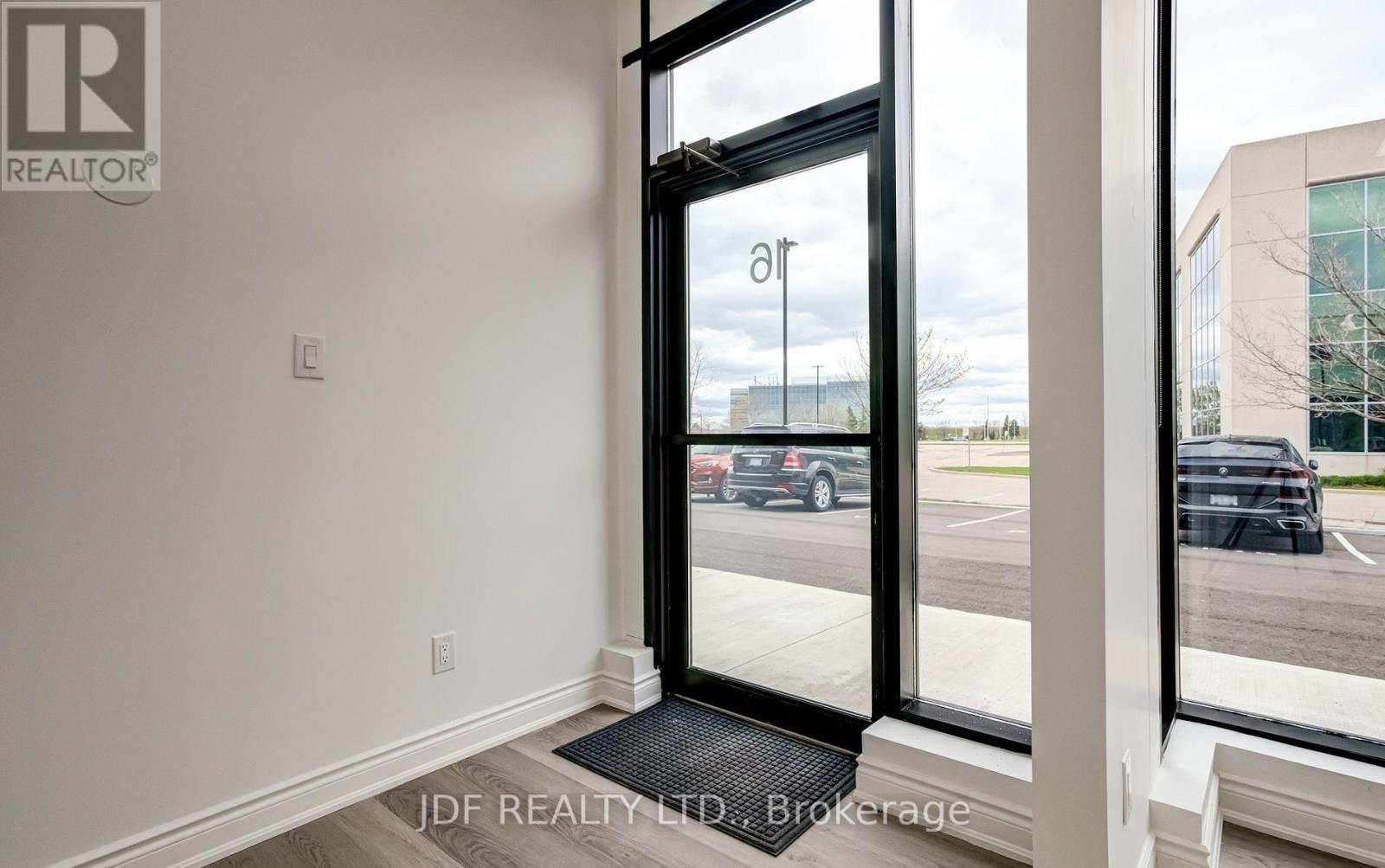 16 - 5270 Solar Drive, Mississauga, Ontario  L4W 5M8 - Photo 3 - W12557392