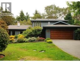 1509 Lynnfield Pl Mt Doug