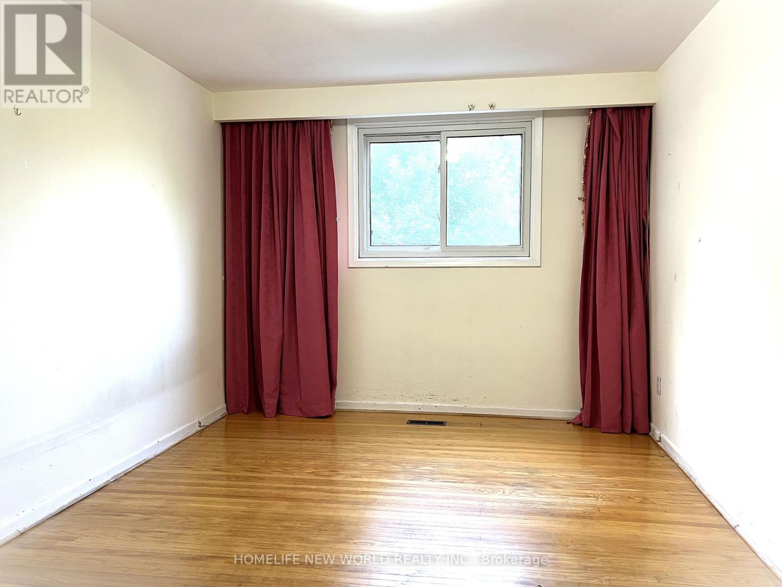 28 Greyhound Drive, Toronto, Ontario  M2H 1K3 - Photo 17 - C12557426