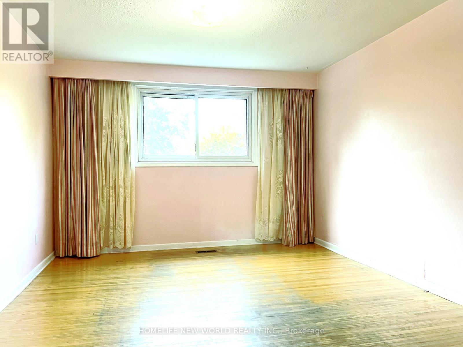 28 Greyhound Drive, Toronto, Ontario  M2H 1K3 - Photo 20 - C12557426