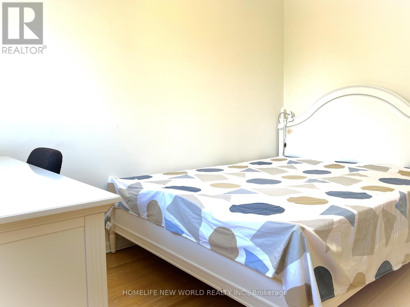 28 Greyhound Drive, Toronto, Ontario  M2H 1K3 - Photo 8 - C12557426