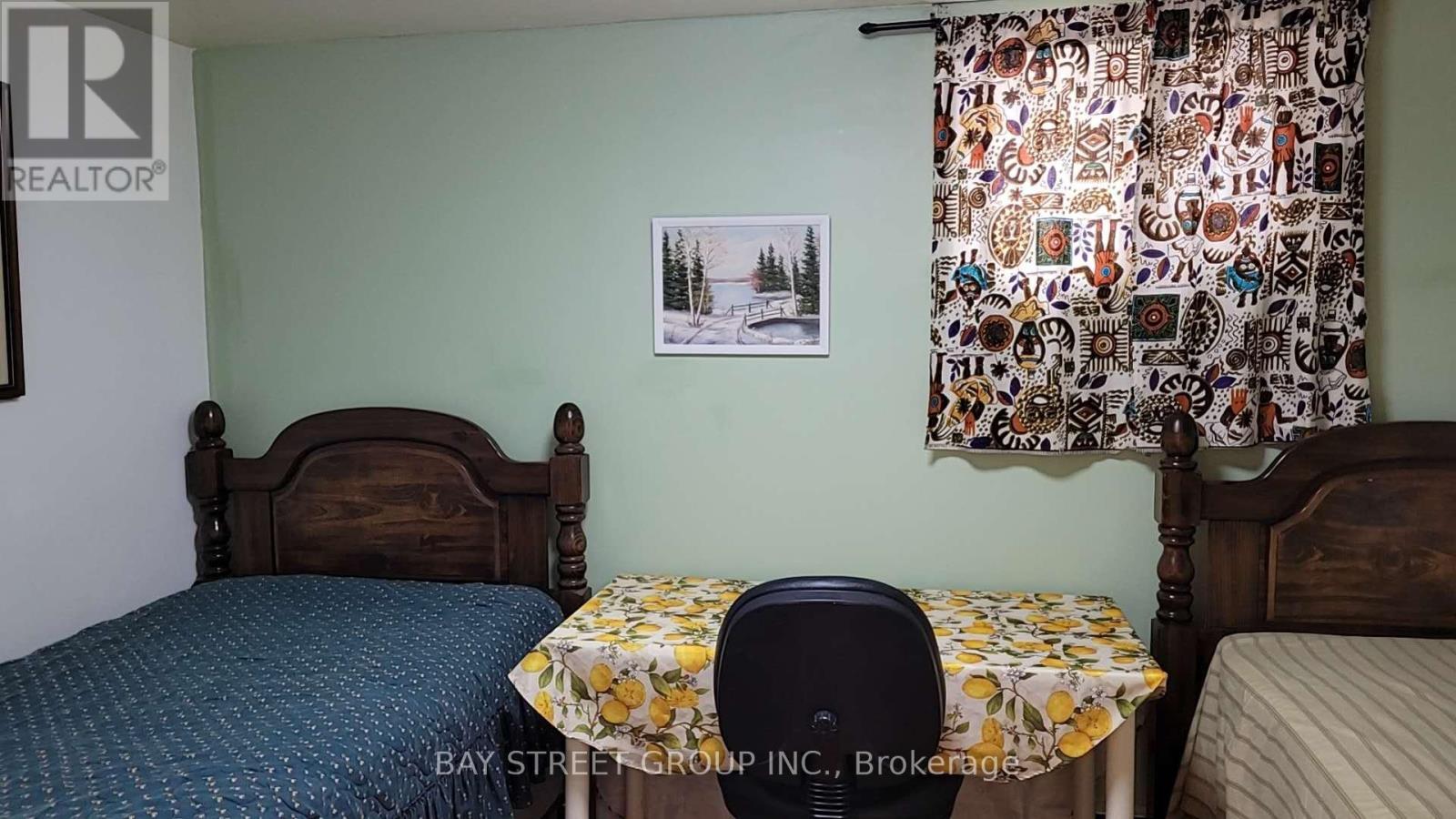 103 Glentworth Road, Toronto, Ontario  M2J 2E7 - Photo 5 - C12557438