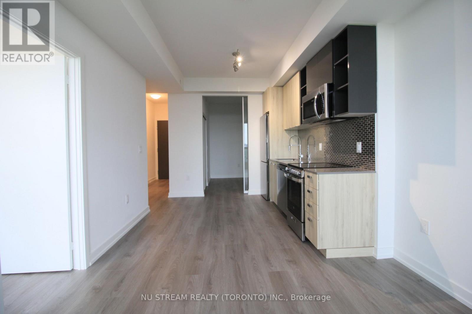 908 - 10 De Boers Drive, Toronto, Ontario  M3N 0L6 - Photo 2 - W12557410