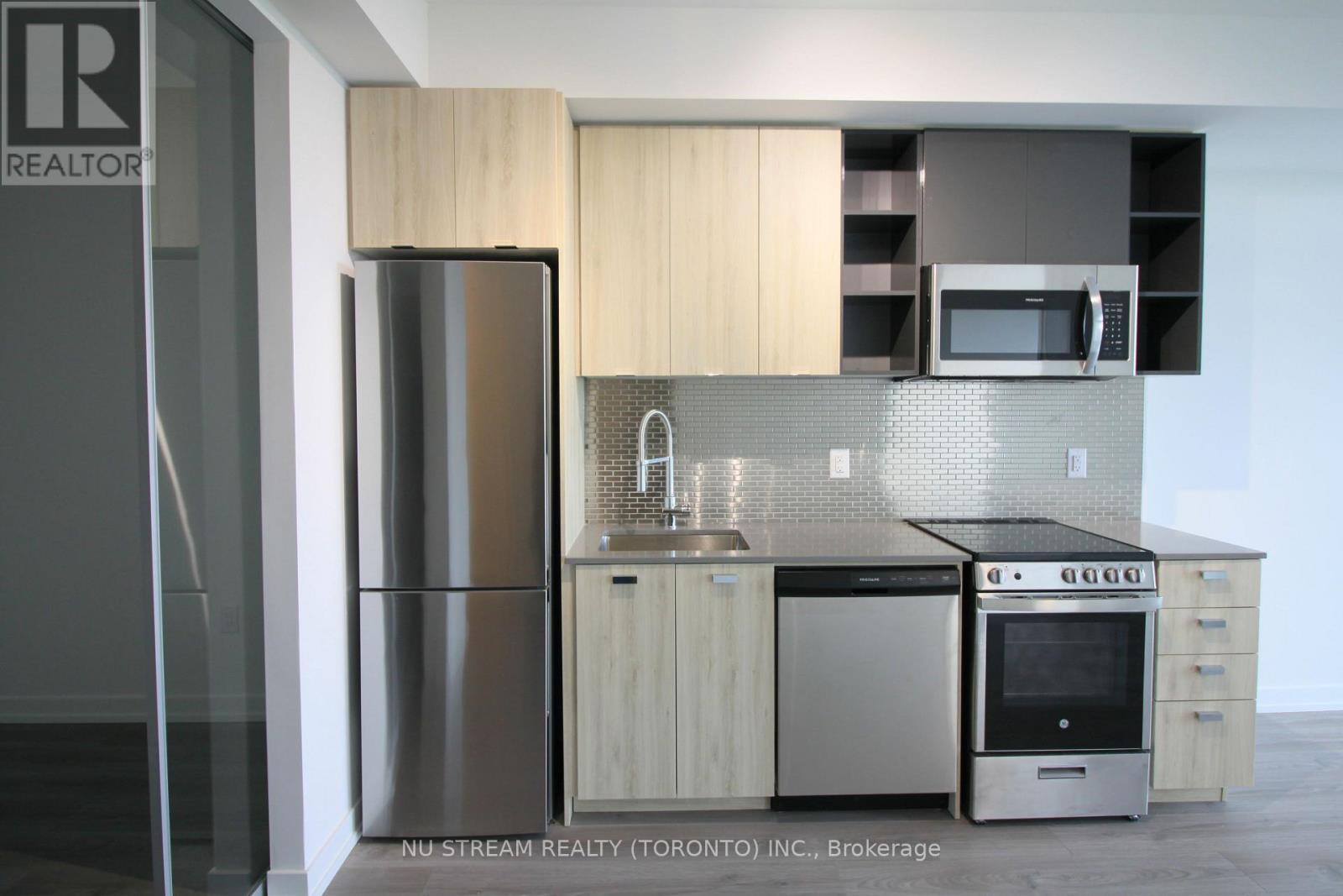 908 - 10 De Boers Drive, Toronto, Ontario  M3N 0L6 - Photo 3 - W12557410