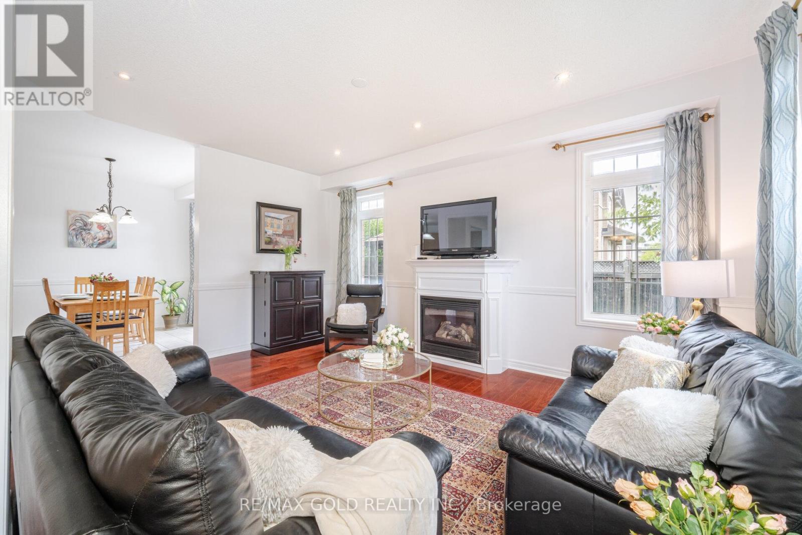 16 Larkberry Road, Brampton, Ontario  L6X 0R7 - Photo 11 - W12557414