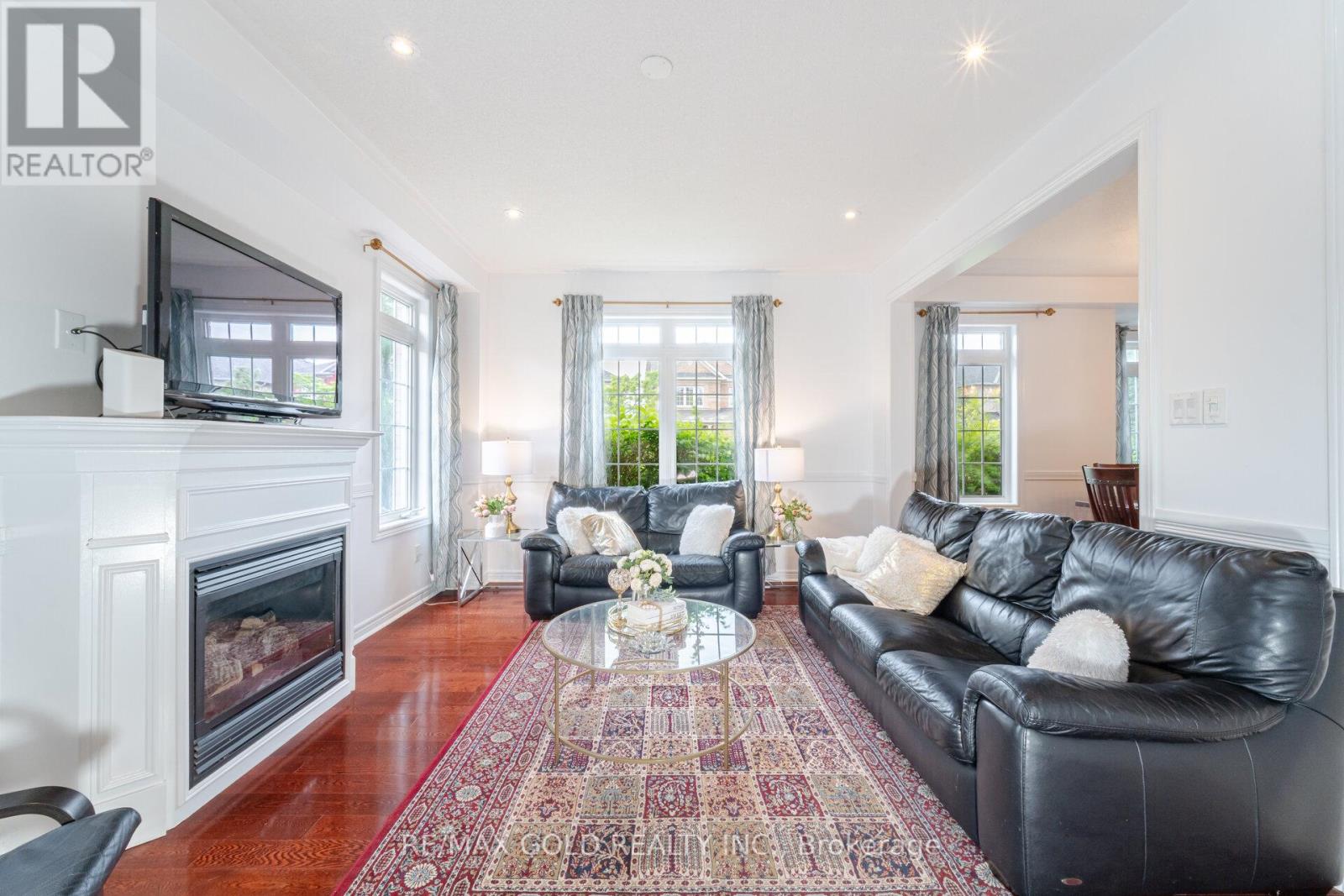 16 Larkberry Road, Brampton, Ontario  L6X 0R7 - Photo 13 - W12557414