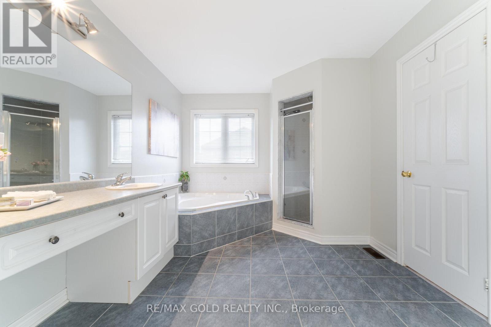 16 Larkberry Road, Brampton, Ontario  L6X 0R7 - Photo 26 - W12557414