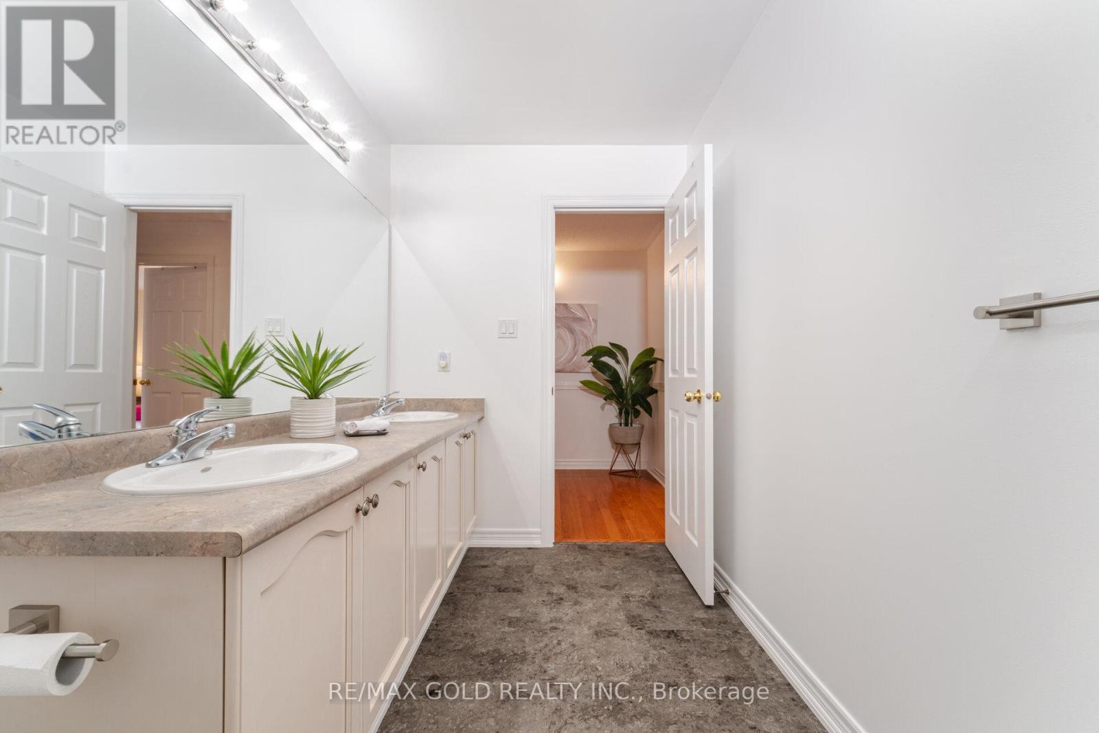 16 Larkberry Road, Brampton, Ontario  L6X 0R7 - Photo 36 - W12557414