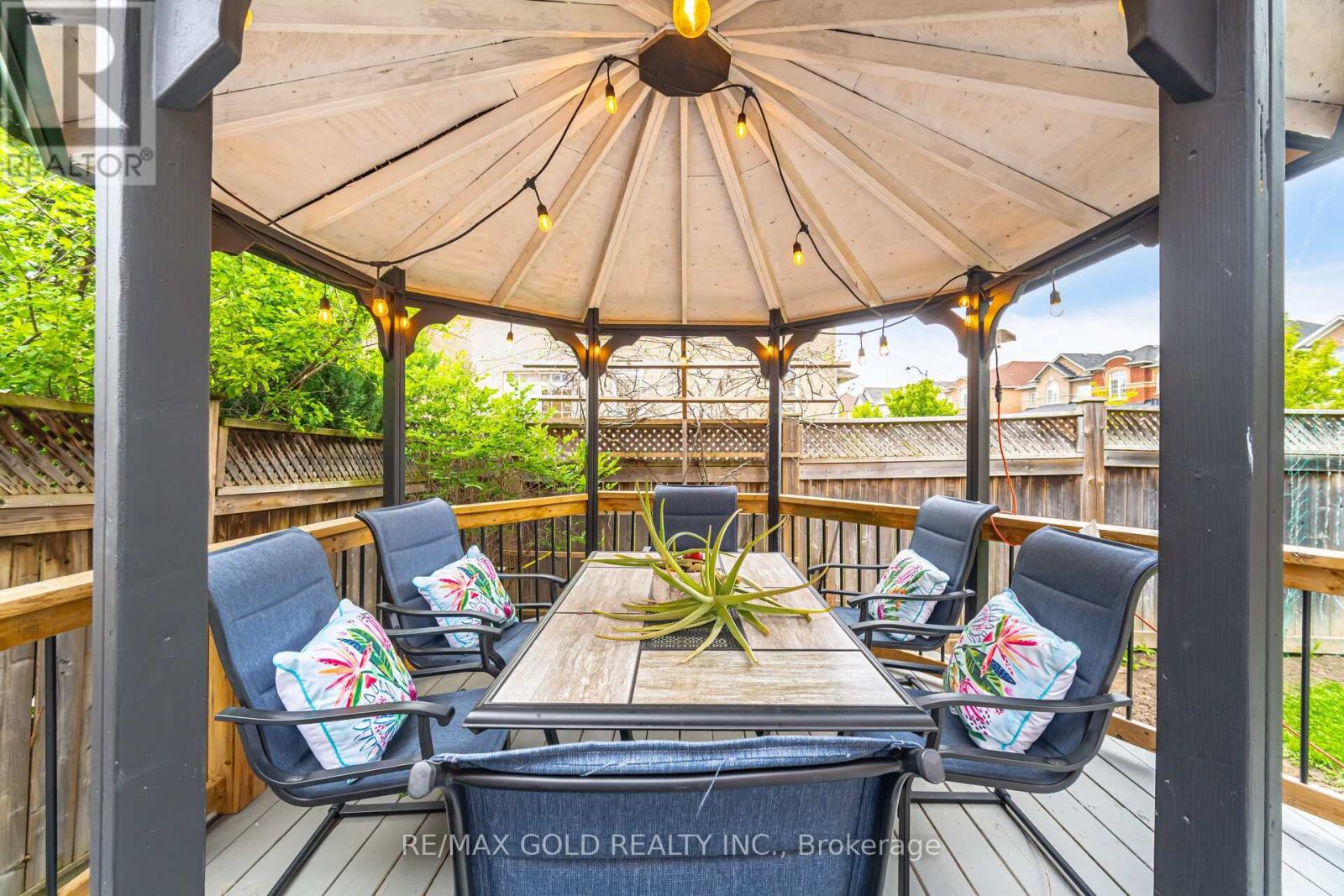 16 Larkberry Road, Brampton, Ontario  L6X 0R7 - Photo 47 - W12557414