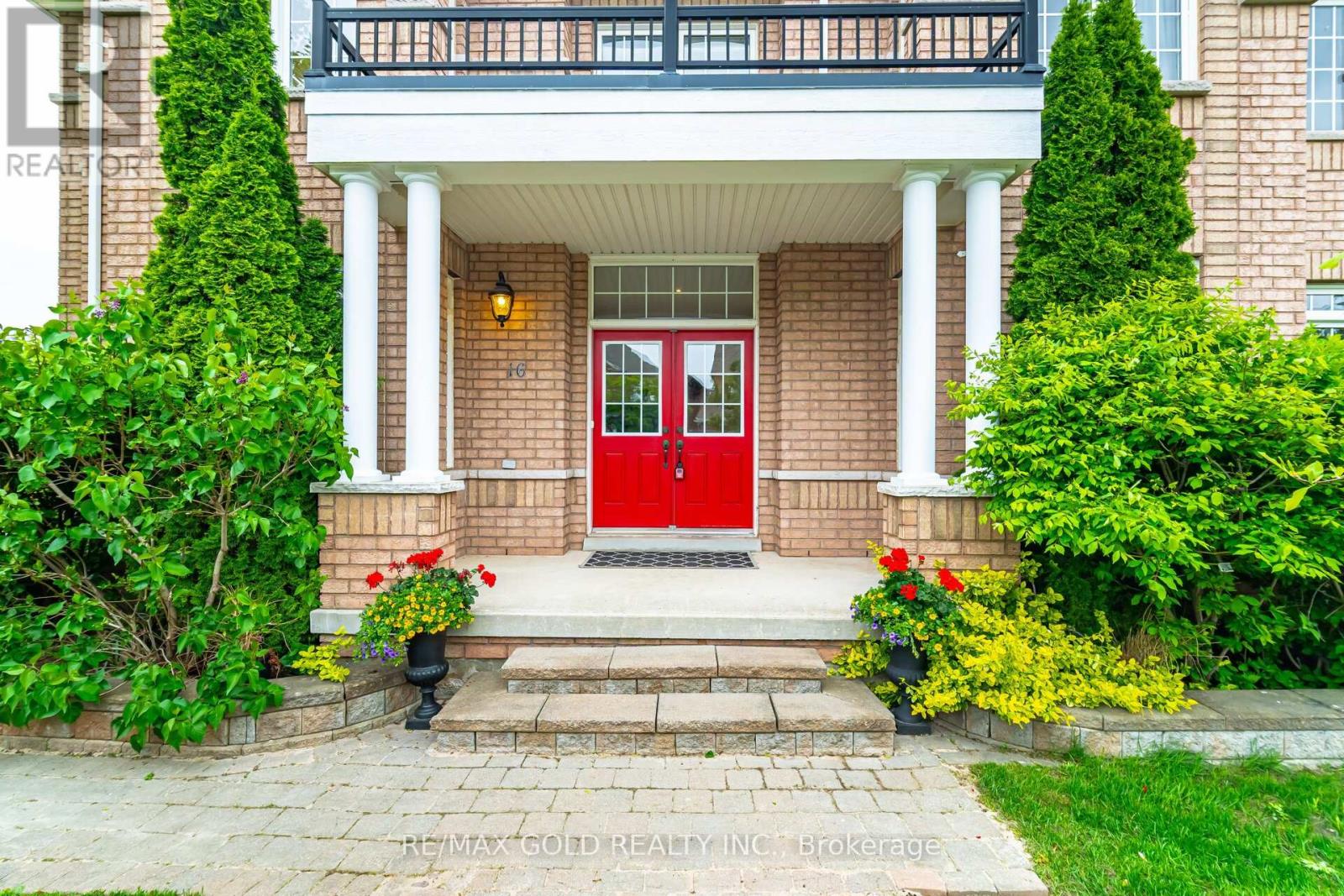 16 Larkberry Road, Brampton, Ontario  L6X 0R7 - Photo 6 - W12557414