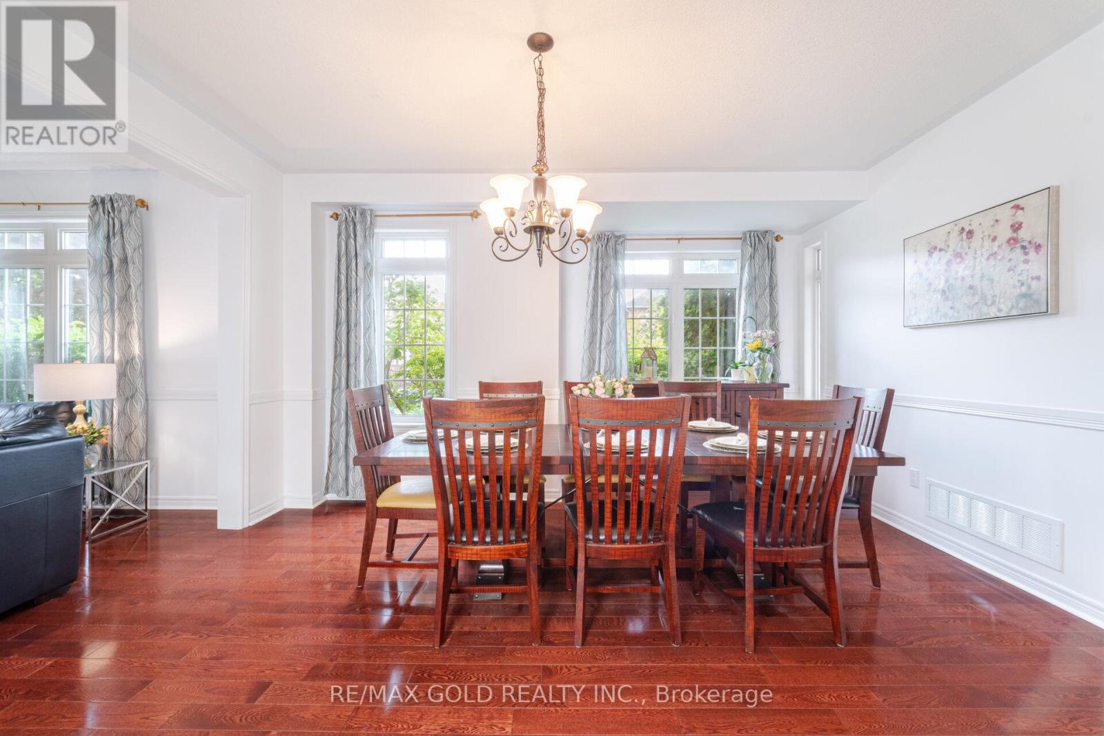 16 Larkberry Road, Brampton, Ontario  L6X 0R7 - Photo 9 - W12557414