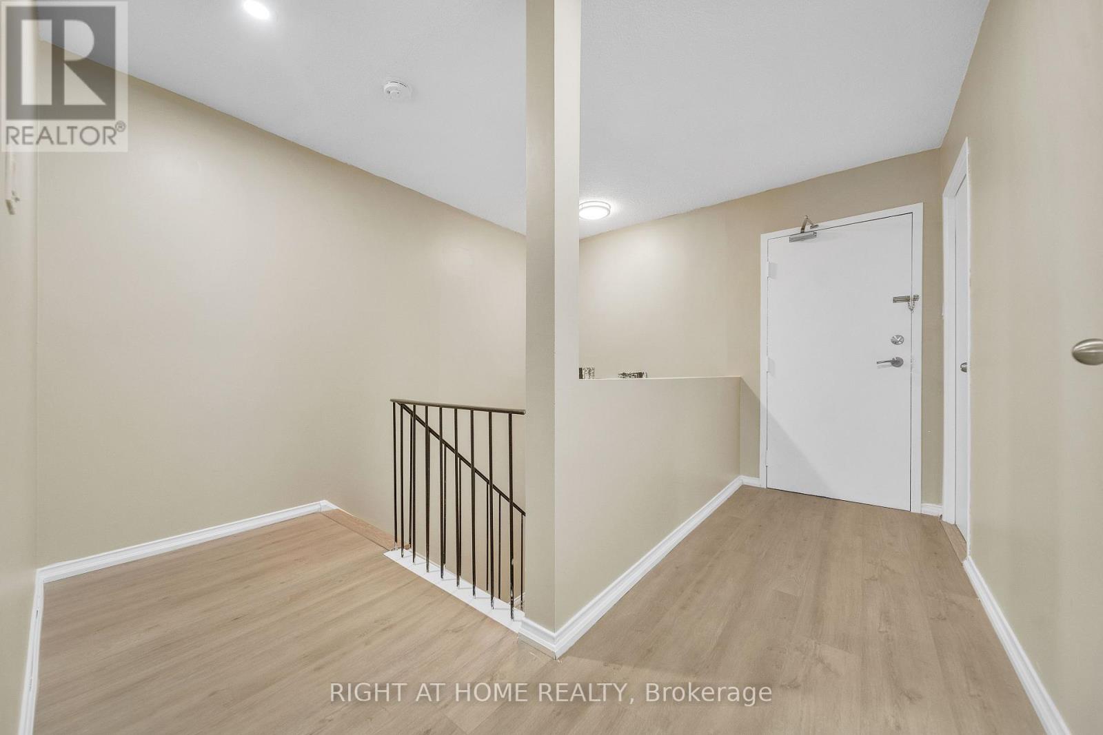 132 - 1058 Falgarwood Drive, Oakville, Ontario  L6H 2P3 - Photo 17 - W12557428