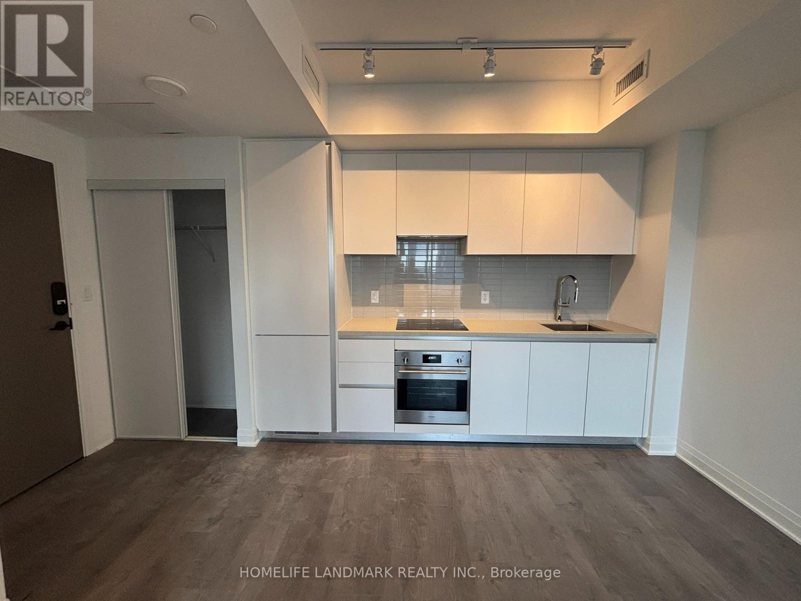 2706 - 4015 The Exchange Street, Mississauga, Ontario  L5B 0N9 - Photo 5 - W12557436