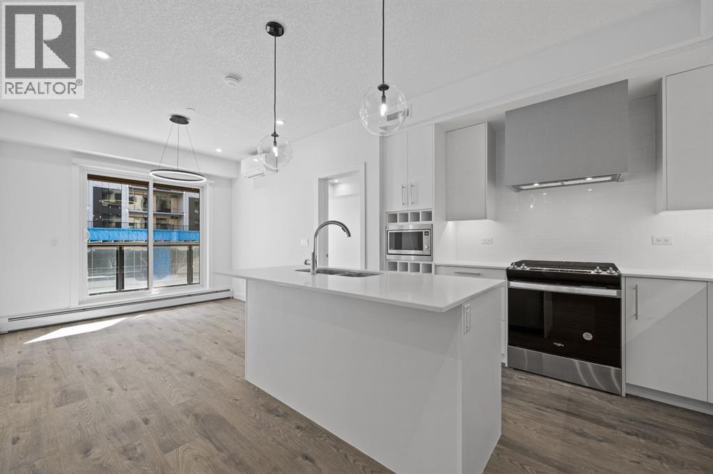 204, 8370 Broadcast Avenue Sw, Calgary, Alberta  T3H 6L3 - Photo 2 - A2258363