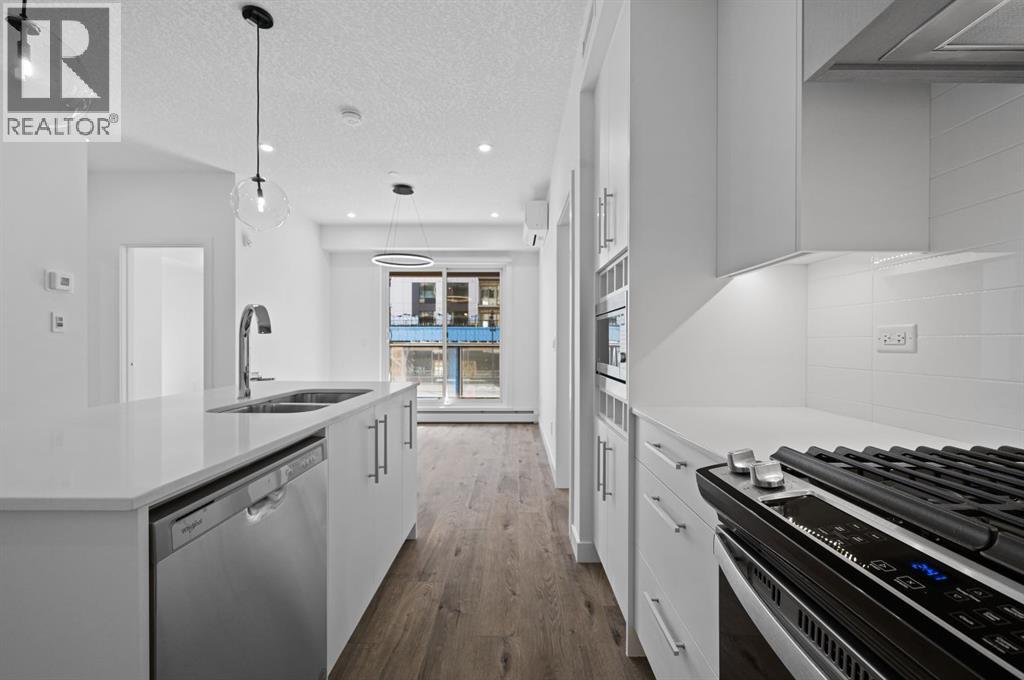 204, 8370 Broadcast Avenue Sw, Calgary, Alberta  T3H 6L3 - Photo 3 - A2258363