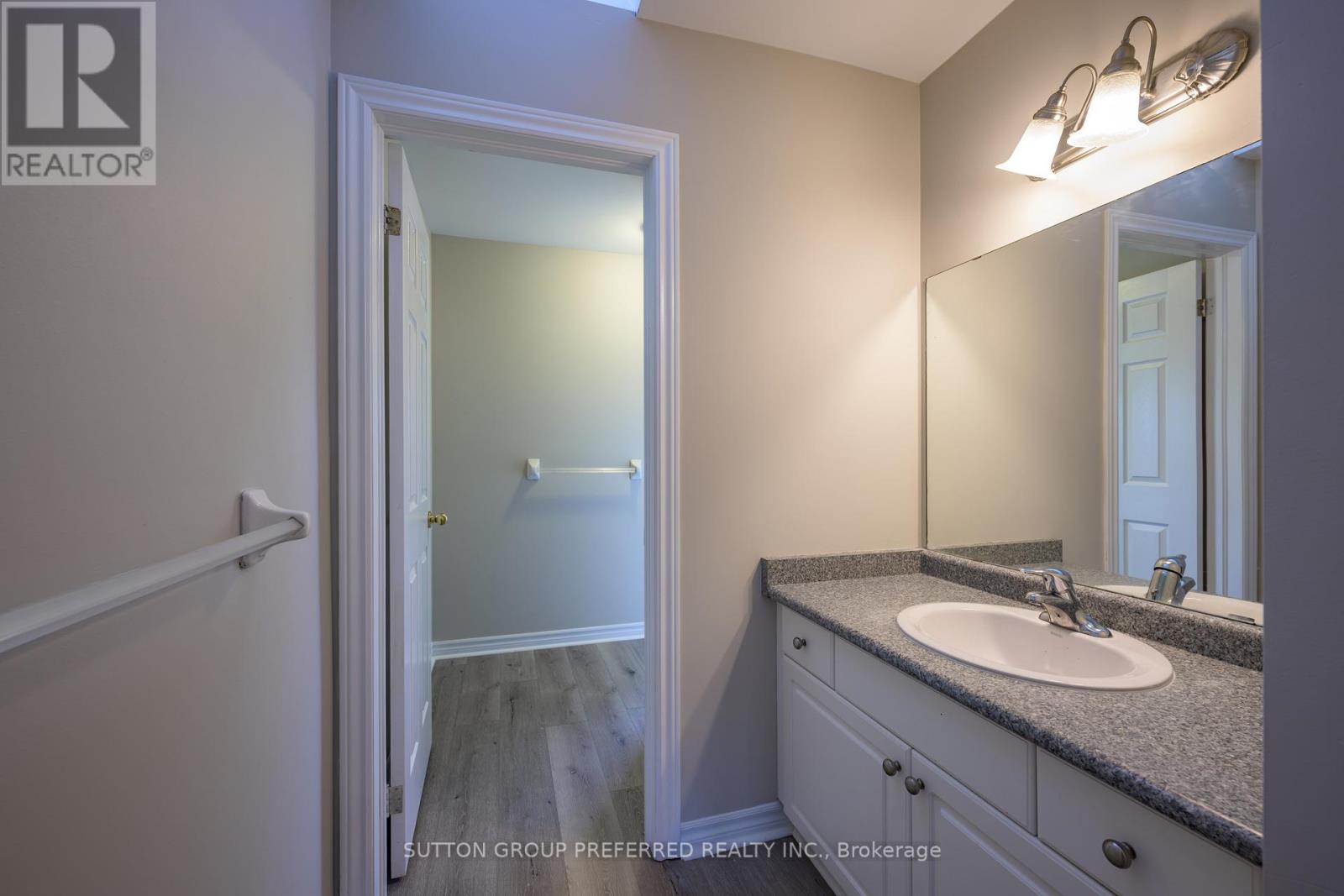 29 - 600 Sarnia Road, London North, Ontario N6G 5M5 - Photo 17 - X12557454