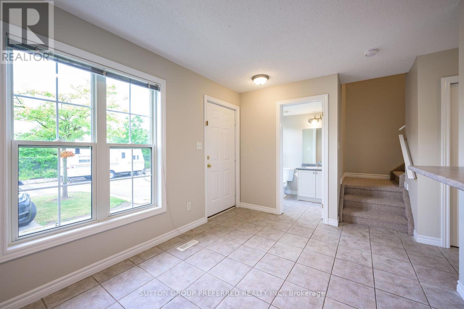 29 - 600 Sarnia Road, London North, Ontario N6G 5M5 - Photo 4 - X12557454