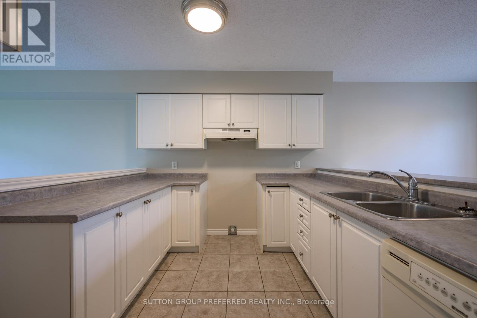 29 - 600 Sarnia Road, London North, Ontario N6G 5M5 - Photo 6 - X12557454