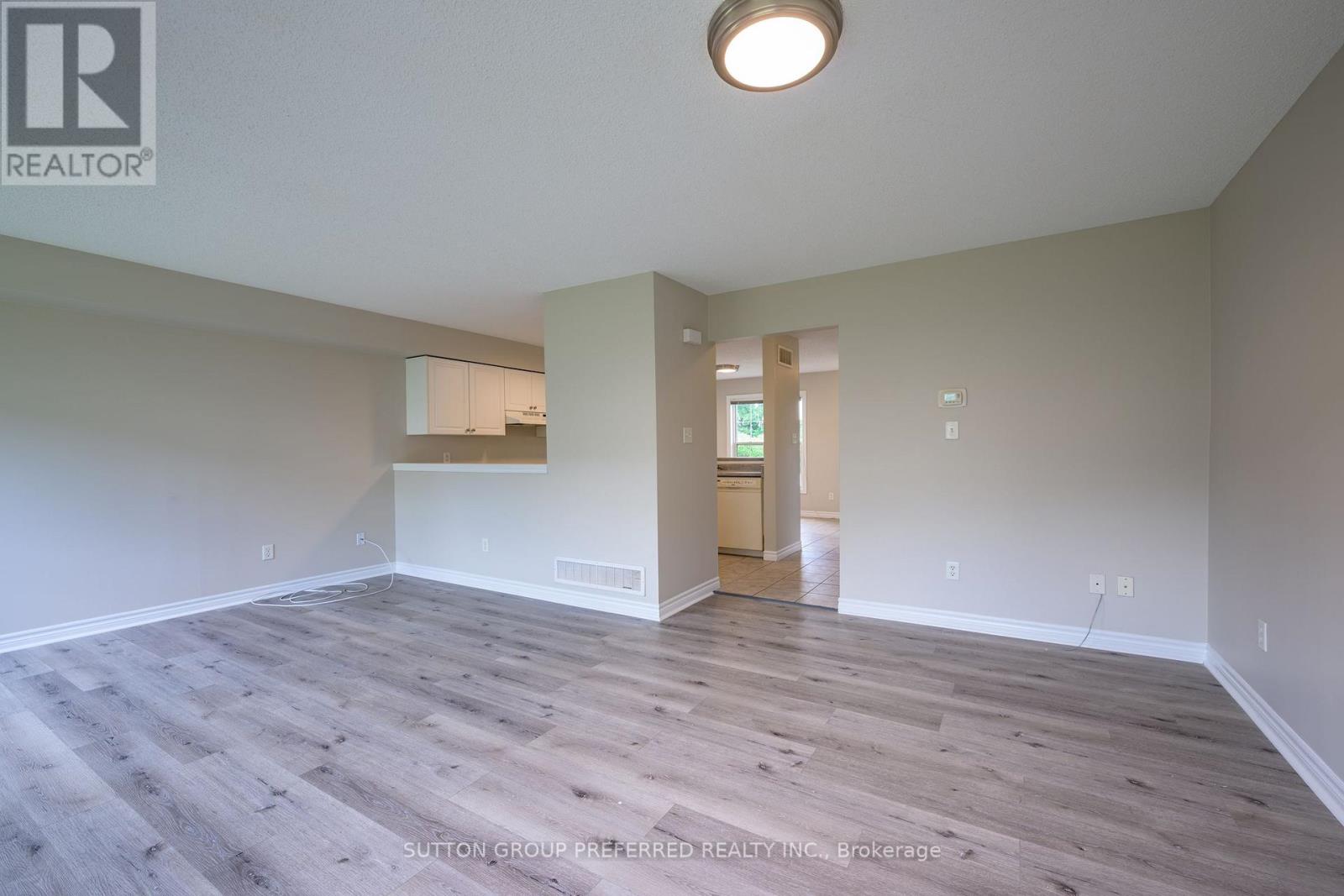 29 - 600 Sarnia Road, London North, Ontario N6G 5M5 - Photo 8 - X12557454