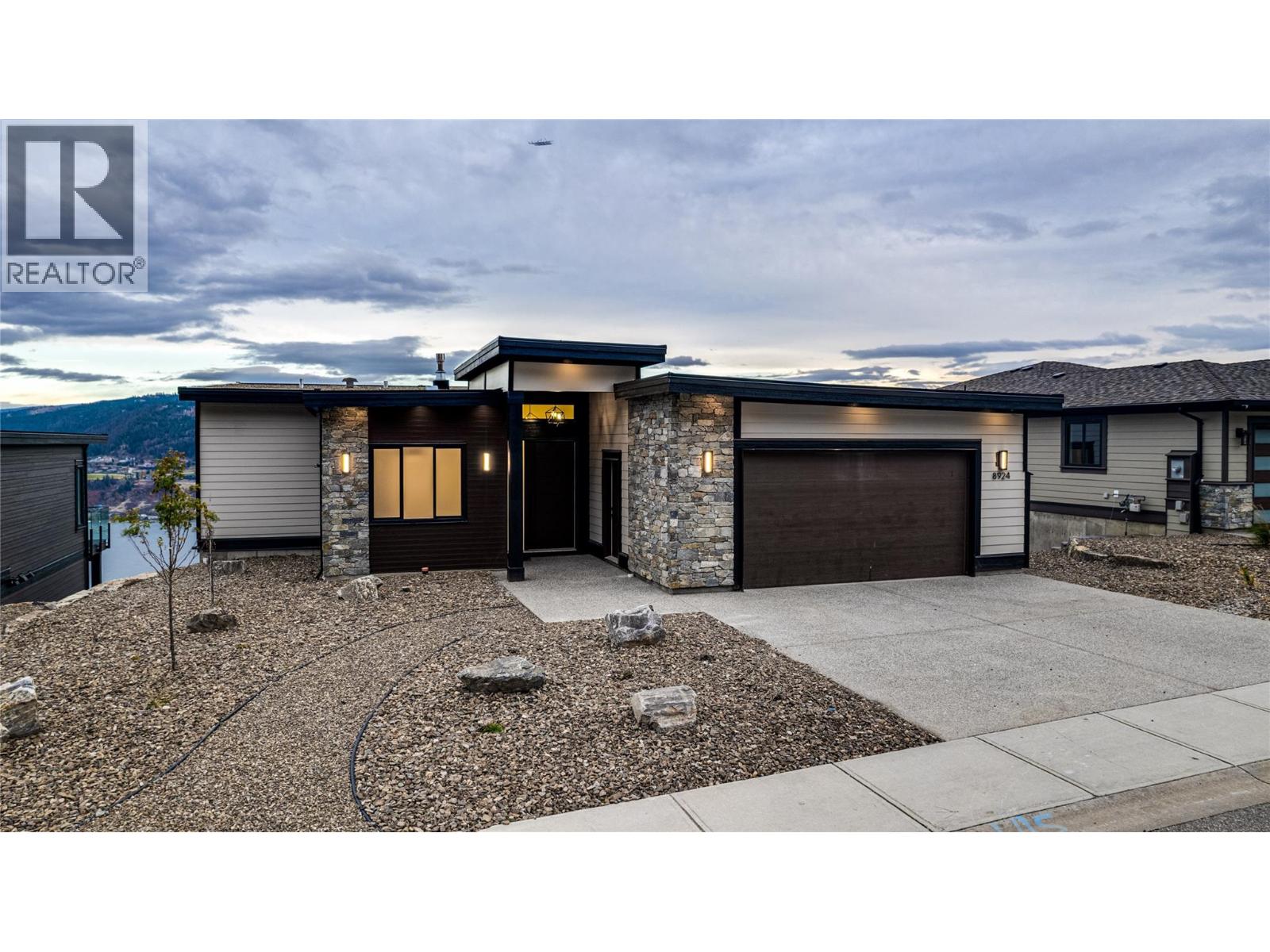 8924 Tavistock Road, Vernon, British Columbia  V1H 2L4 - Photo 2 - 10369489