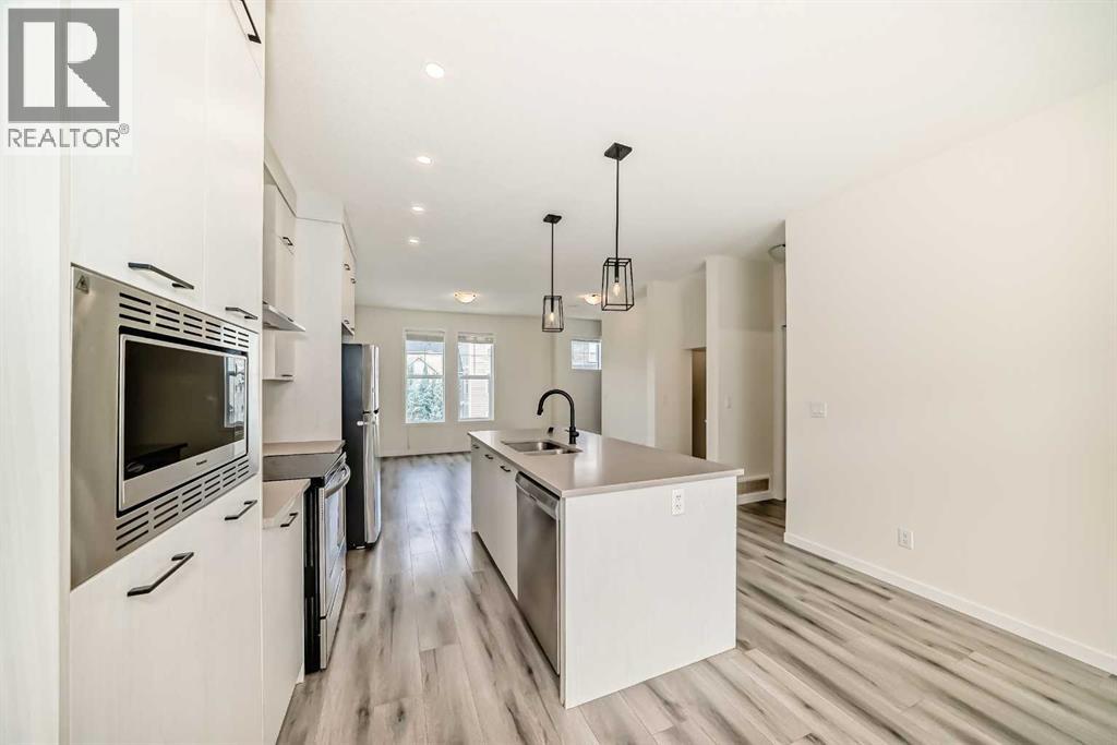 203 South Point Park Sw, Airdrie, Alberta  T4B 5G8 - Photo 8 - A2264535