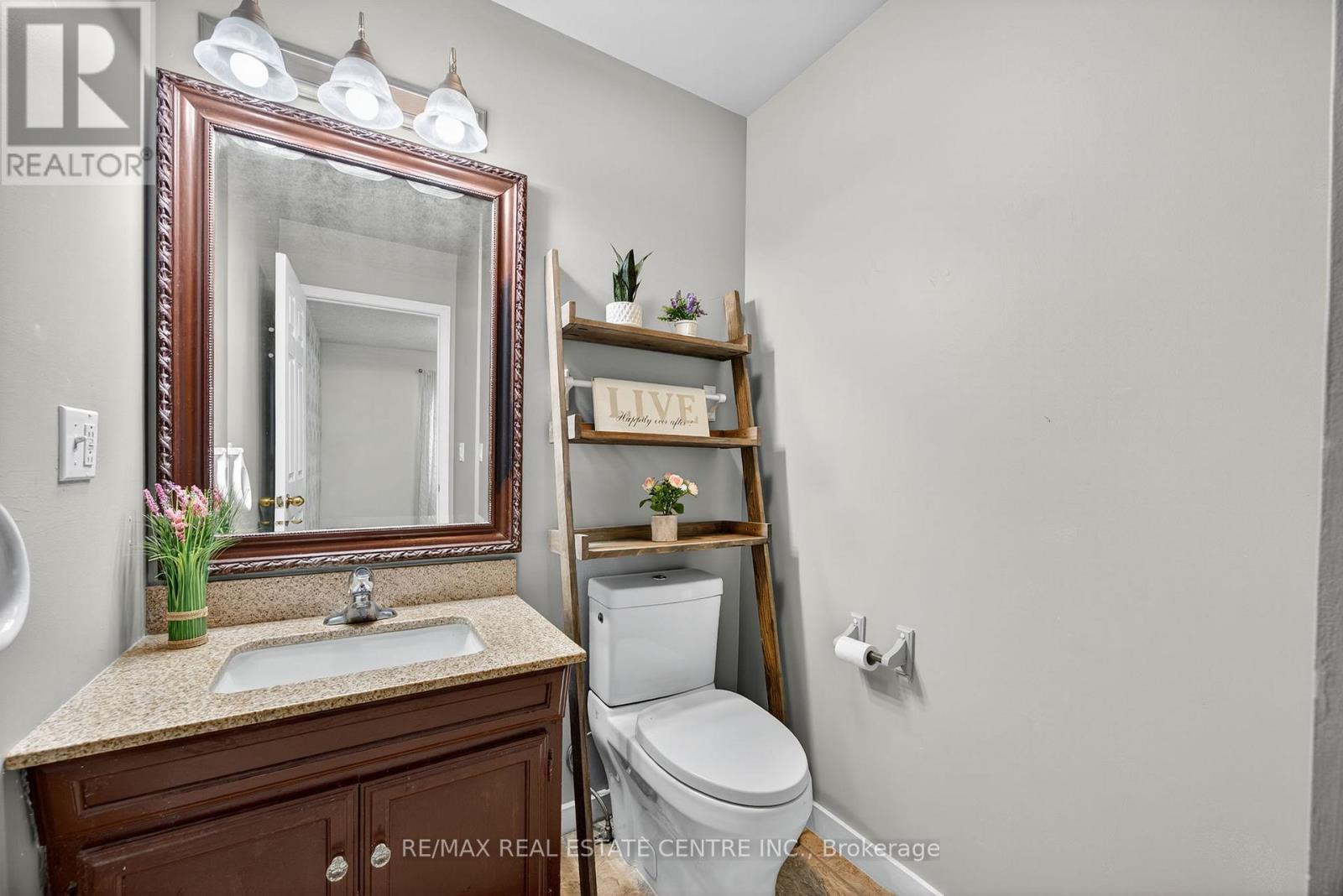 62 Riverdale Drive, Wasaga Beach, Ontario L9Z 1G1 - Photo 18 - S12557470