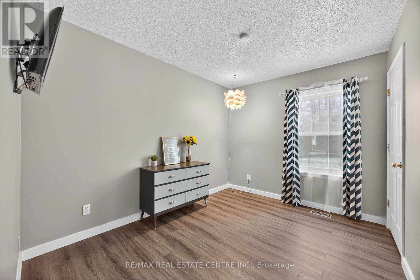 62 Riverdale Drive, Wasaga Beach, Ontario L9Z 1G1 - Photo 19 - S12557470