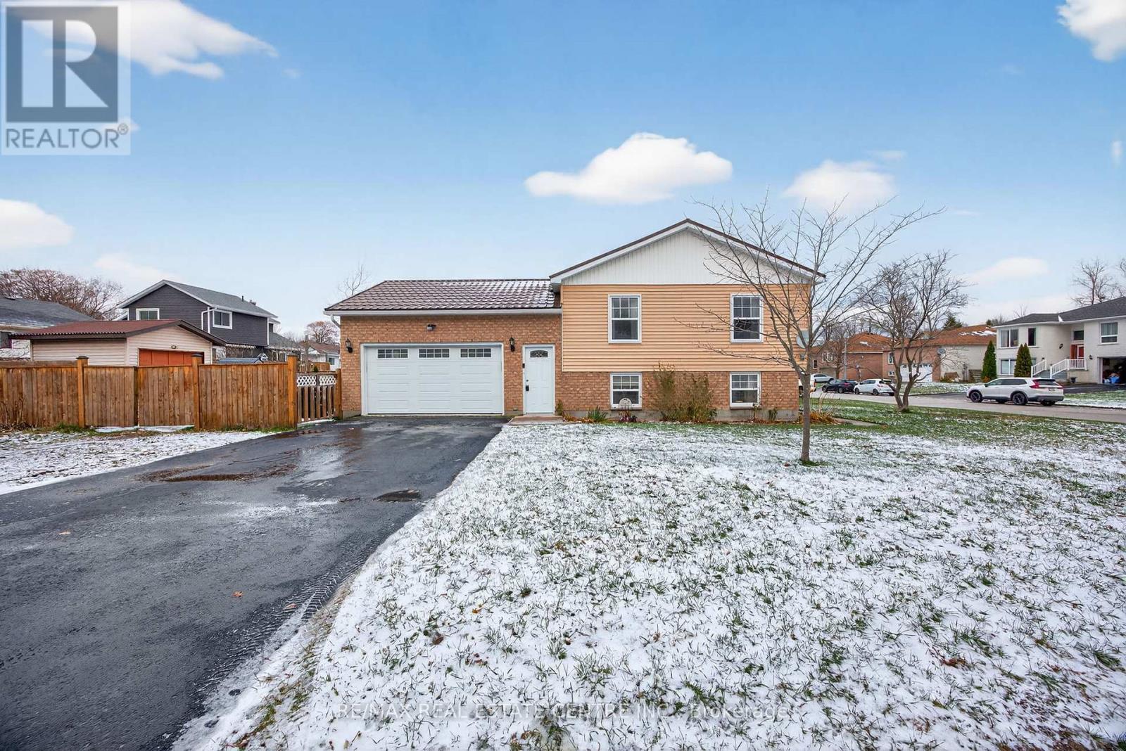 62 Riverdale Drive, Wasaga Beach, Ontario L9Z 1G1 - Photo 4 - S12557470