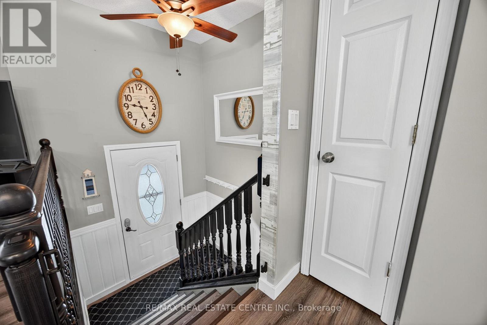 62 Riverdale Drive, Wasaga Beach, Ontario L9Z 1G1 - Photo 5 - S12557470