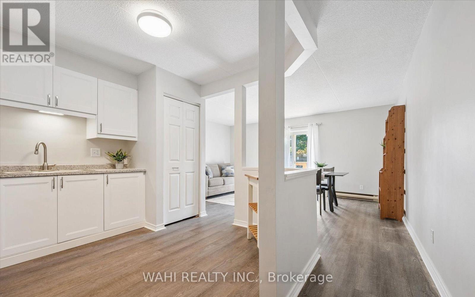 204 - 266 Overlea Drive, Kitchener, Ontario  N2M 5N2 - Photo 2 - X12557476