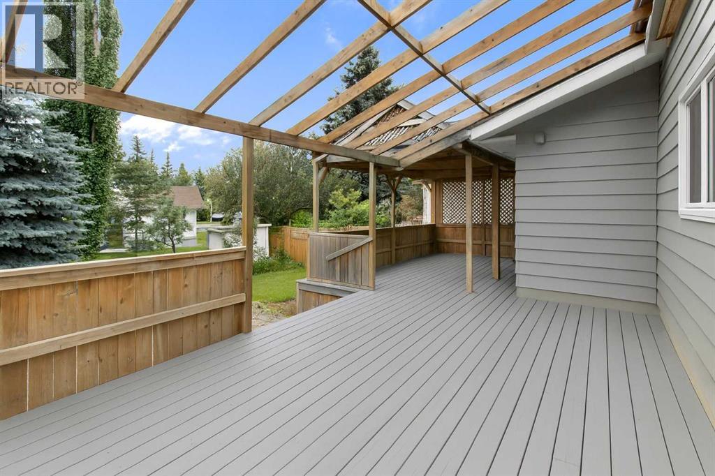 472 Cedarille Crescent Sw, Calgary, Alberta  T2W 2H7 - Photo 13 - A2271532