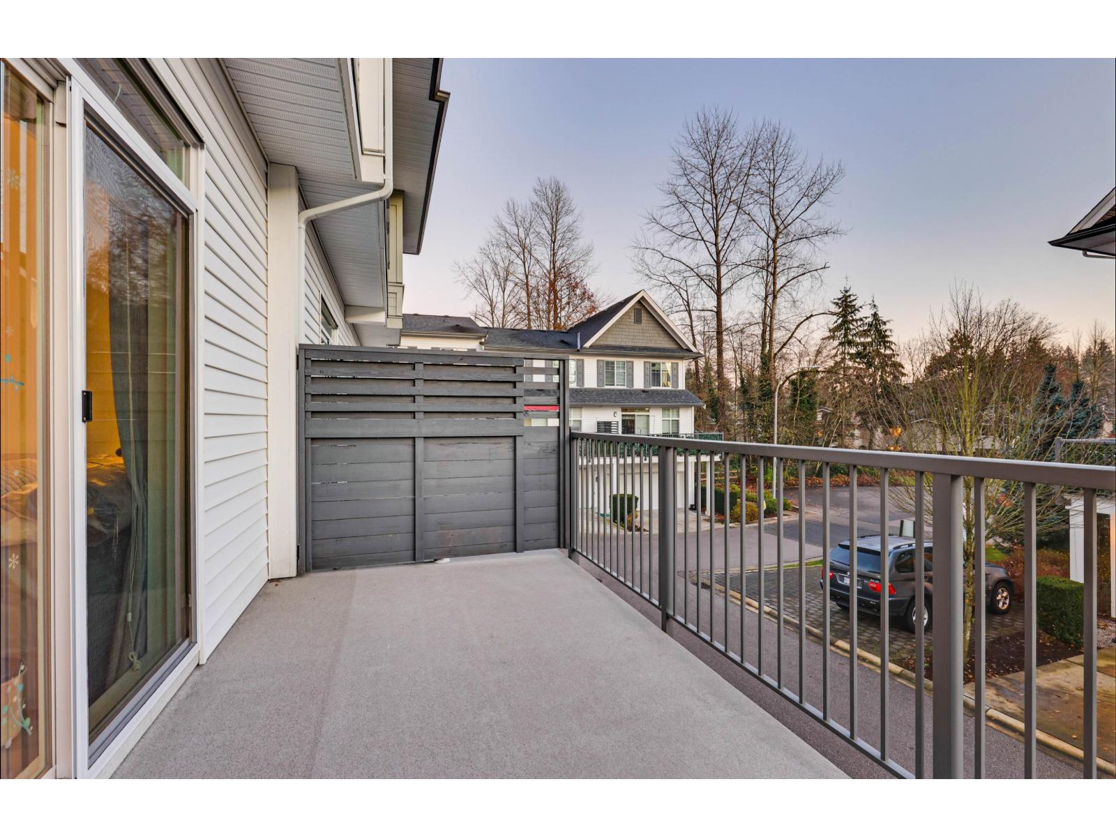 113 15230 Guildford Drive, Surrey, British Columbia  V3R 0C8 - Photo 11 - R3068099