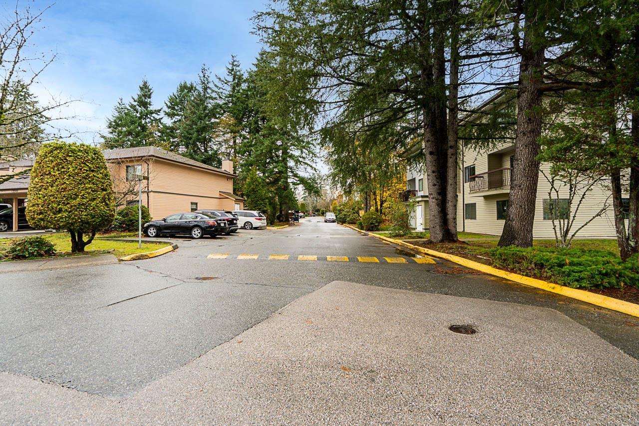 101 7064 133b Street, Surrey, British Columbia  V3W 8A4 - Photo 2 - R3068126