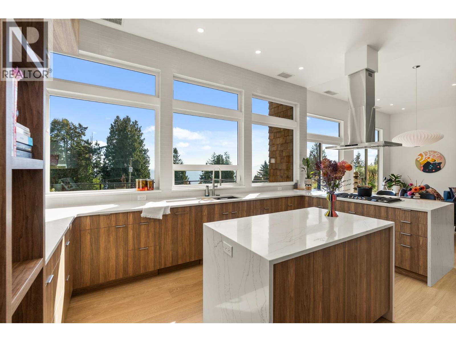 980 Gower Point Road, Gibsons, British Columbia  V0N 1V3 - Photo 14 - R3051488